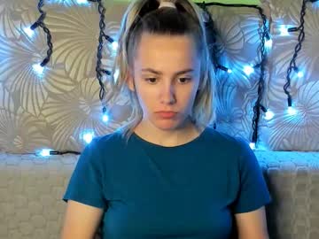 Maggiecake Chaturbate stream image from August 24, 2025