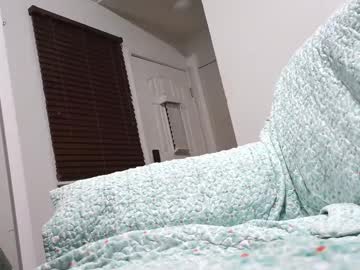 Peachesncream0303 Chaturbate stream image from August 24, 2025
