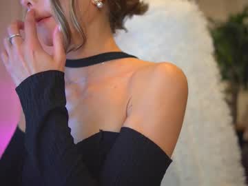 Danielle_Thomas Chaturbate stream image from August 24, 2025