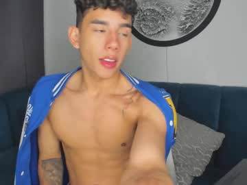 Andrew_Twink18 Chaturbate stream image from August 24, 2025