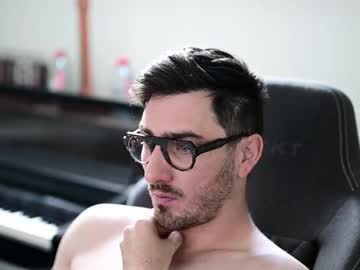 Shape80 Chaturbate stream image from August 24, 2025