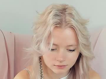 Hanaszot Chaturbate stream image from August 24, 2025