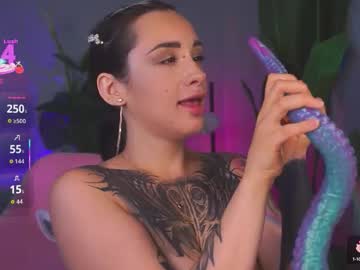 Evarabbit Chaturbate stream image from August 24, 2025