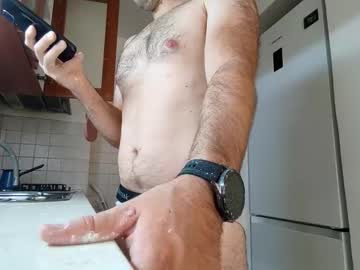 Moneyeuro Chaturbate stream image from August 24, 2025