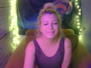Phulaen Chaturbate stream image from August 24, 2025