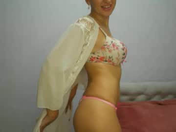 Sophilorens Chaturbate stream image from August 24, 2025