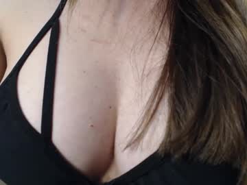 Marishaarimova Chaturbate stream image from August 24, 2025