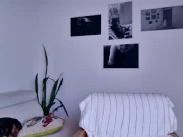 Simone_4201 Chaturbate stream image from August 24, 2025