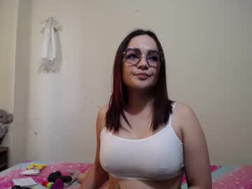 Nicolle_Sky Chaturbate stream image from August 24, 2025