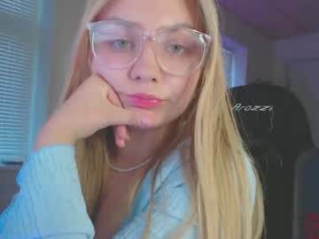 Petalkiss Chaturbate stream image from August 24, 2025