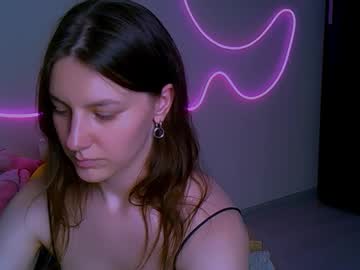 Hinakiri Chaturbate stream image from August 24, 2025