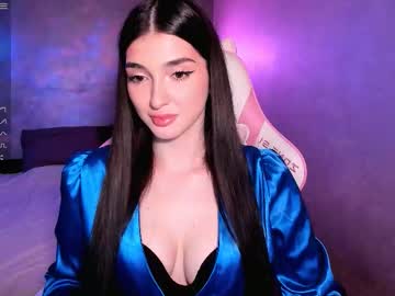 Leila_4ever Chaturbate stream image from August 24, 2025