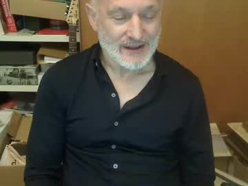 Buttlover1111 Chaturbate stream image from August 24, 2025