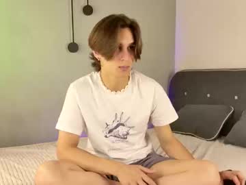 Strong_Boar Chaturbate stream image from August 24, 2025