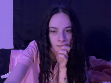 Crumblcookiefaith Chaturbate stream image from August 25, 2025
