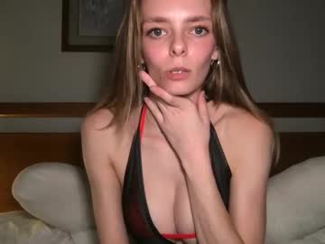 Autumnpresley Chaturbate stream image from August 25, 2025