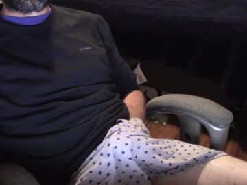 Heavilyhung Chaturbate stream image from August 25, 2025