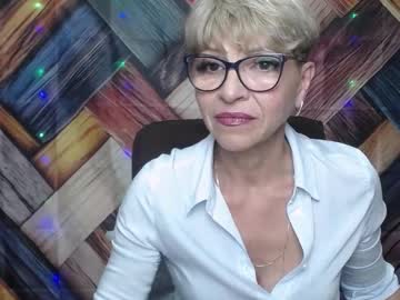 Ellabonito Chaturbate stream image from August 25, 2025