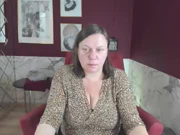 Kellysuper Chaturbate stream image from August 25, 2025