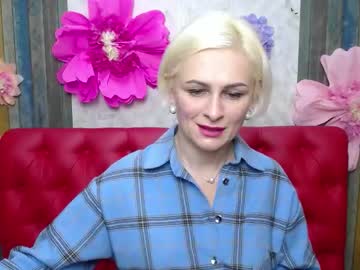 Oliviahorst Chaturbate stream image from August 25, 2025