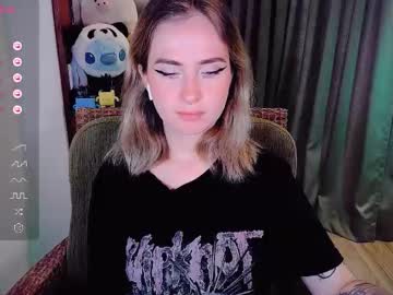 Shyfoxxxy Chaturbate stream image from August 25, 2025