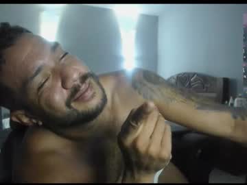Machohandsome Chaturbate stream image from August 25, 2025