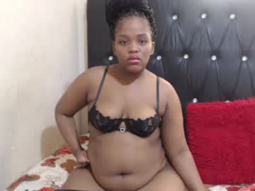 Sexykenneyx Chaturbate stream image from August 25, 2025