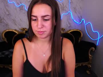 Luluvibes Chaturbate stream image from August 25, 2025