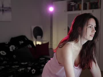_Blackbee_ Chaturbate stream image from August 25, 2025