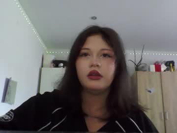 Blossommia Chaturbate stream image from August 25, 2025