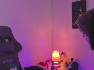 Littleangellllll Chaturbate stream image from August 25, 2025