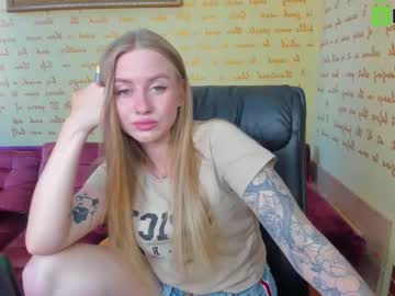 Alexa_Glory Chaturbate stream image from August 25, 2025