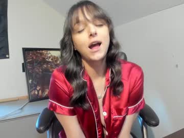 Hi_Cut_Cutie Chaturbate stream image from August 25, 2025