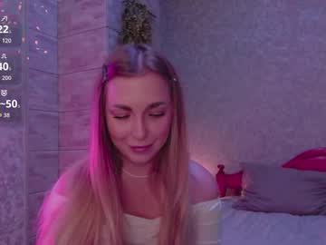Holly_Molly8 Chaturbate stream image from August 25, 2025