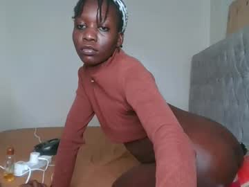 Its_Burberry Chaturbate stream image from August 25, 2025