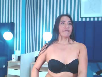 Viviennerosette Chaturbate stream image from August 25, 2025
