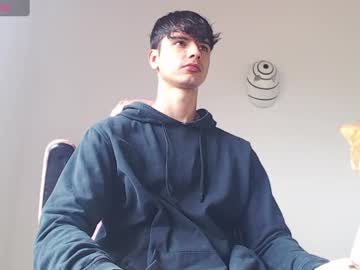 Kendall_Ros Chaturbate stream image from August 25, 2025