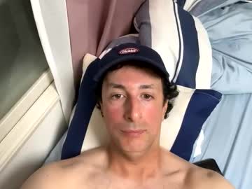 Moeline Chaturbate stream image from August 25, 2025