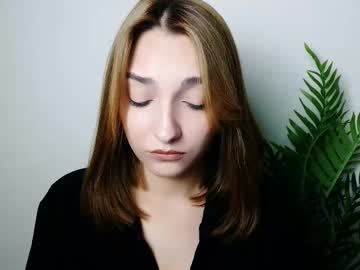Veryveryshygirl Chaturbate stream image from August 25, 2025
