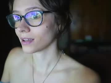 Elfenemma Chaturbate stream image from August 25, 2025