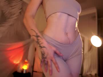 Skyeyes__ Chaturbate stream image from August 25, 2025