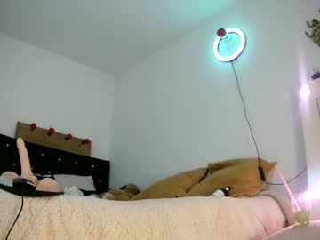 Miamourkendall Chaturbate stream image from August 25, 2025