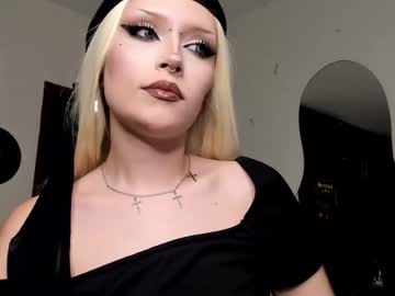 Missluna27 Chaturbate stream image from August 26, 2025