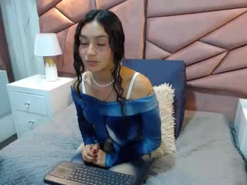 Zafiro_Blue19 Chaturbate stream image from August 26, 2025