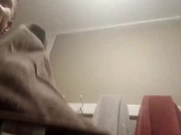 Longdonglouie47 Chaturbate stream image from August 26, 2025