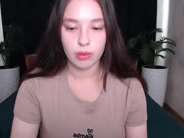 Shyshyshyshyshy3 Chaturbate stream image from August 26, 2025