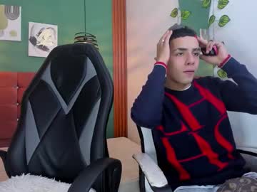 Aisha_Berry Chaturbate stream image from August 26, 2025