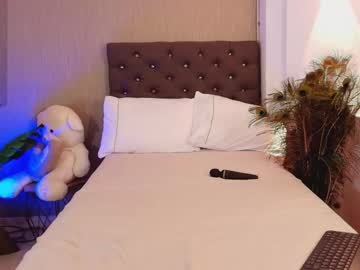 Azaria_W Chaturbate stream image from August 26, 2025