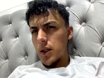 Jojillojh Chaturbate stream image from August 26, 2025