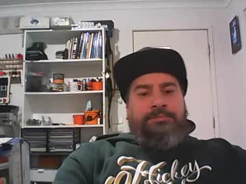Theozbeardguy Chaturbate stream image from August 26, 2025
